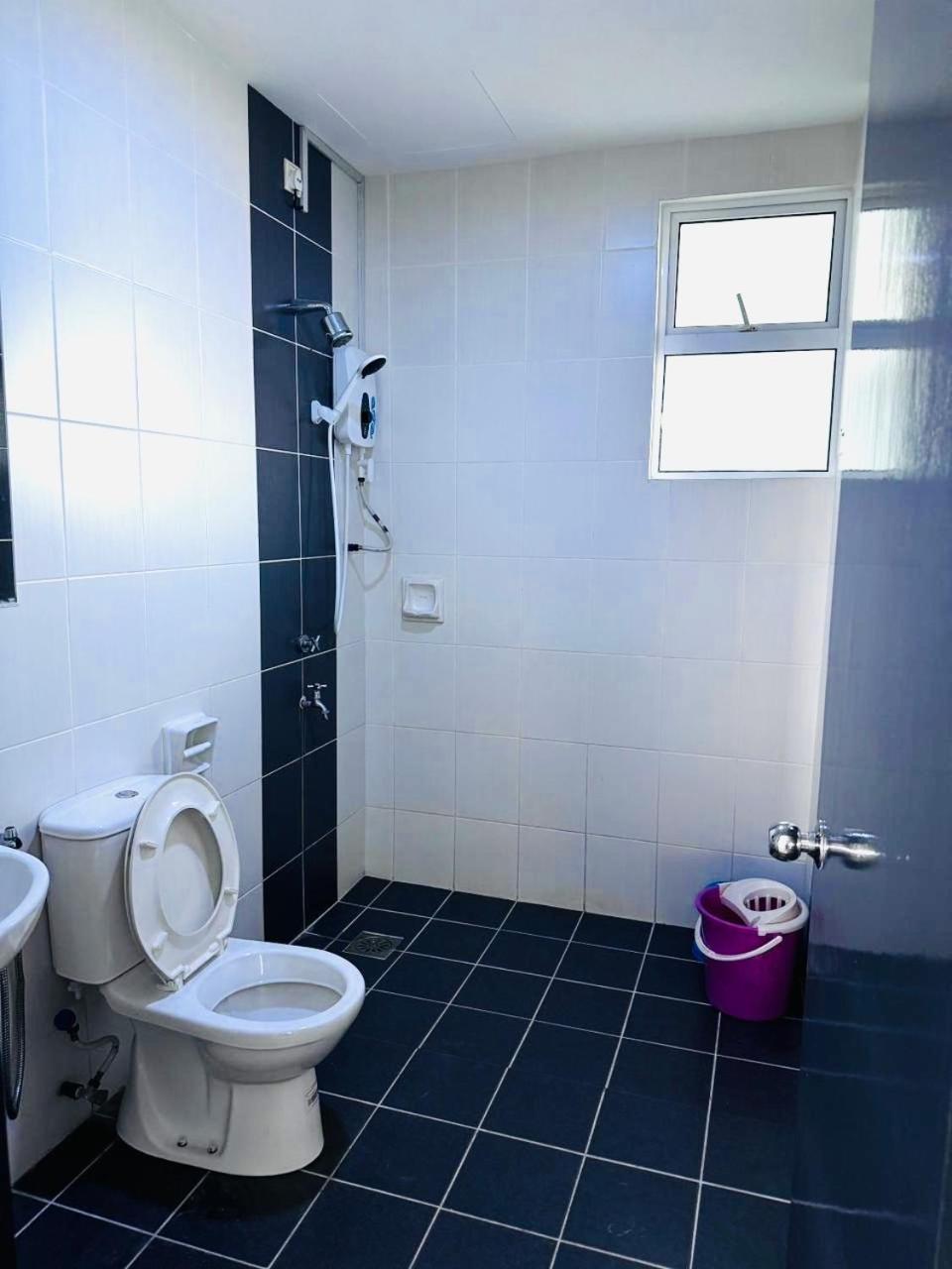 Sandakan Spacious And Comfortable Pool View Condo Extérieur photo