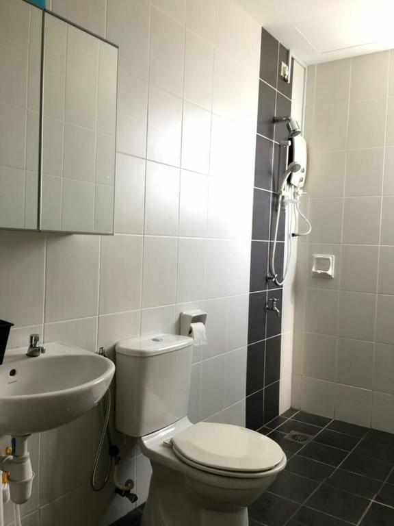 Sandakan Spacious And Comfortable Pool View Condo Extérieur photo